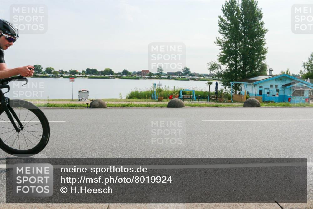 15.06.2025 - 27. Vierlanden-Triathlon H.Heesch http://msf.ph/oto/8019924 15.06.2025 09:42:20 Radfahren 50, 83, 158 meine-sportfotos.de