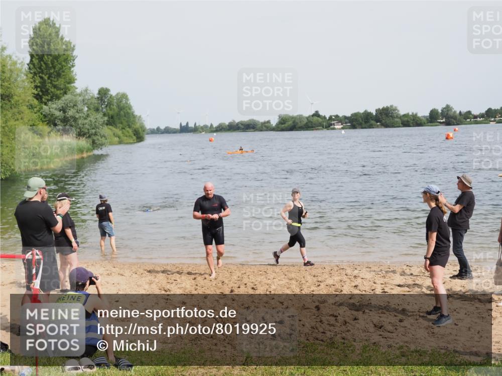 21.06.2025 - 27. Vierlanden-Triathlon MichiJ http://msf.ph/oto/8019925 15.06.2026 10:20:09 Schwimmen 616 meine-sportfotos.de