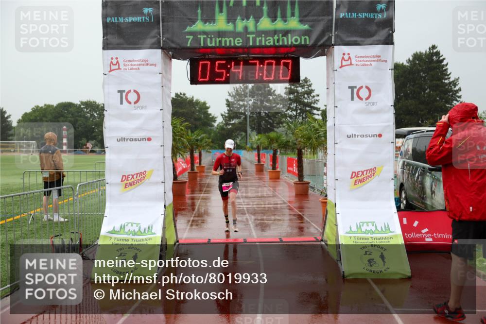 15.06.2025 - 7 Türme Triathlon Michael Strokosch http://msf.ph/oto/8019933 15.06.2025 15:46:59 Ziel 243 meine-sportfotos.de
