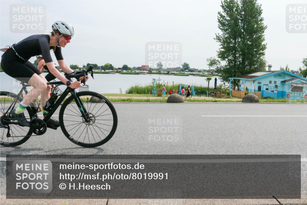 15.06.2025 - 27. Vierlanden-Triathlon H.Heesch http://msf.ph/oto/8019991 15.06.2025 10:23:49 Radfahren 163, 210, 247, 508, 521, 590, 611 meine-sportfotos.de
