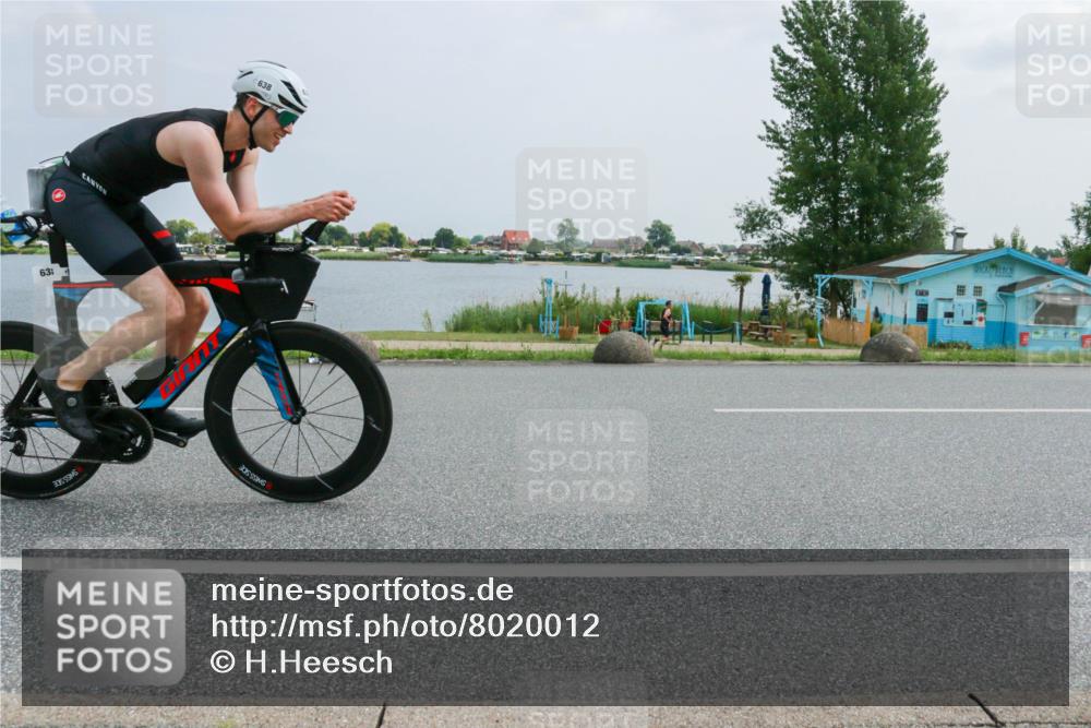 21.06.2025 - 27. Vierlanden-Triathlon H.Heesch http://msf.ph/oto/8020012 15.06.2025 12:03:56 Radfahren 151, 638, 798 meine-sportfotos.de