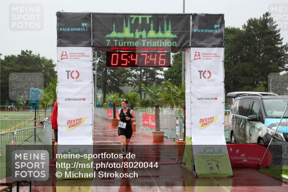 15.06.2025 - 7 Türme Triathlon Michael Strokosch http://msf.ph/oto/8020044 15.06.2025 15:47:45 Ziel 512 meine-sportfotos.de