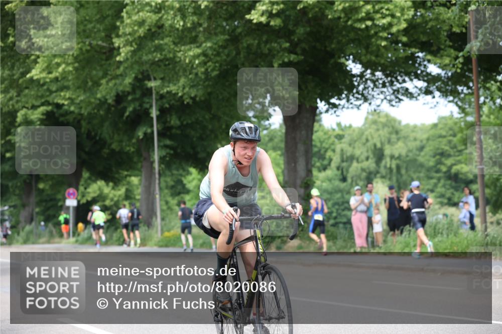 15.06.2025 - 7 Türme Triathlon Yannick Fuchs http://msf.ph/oto/8020086 15.06.2025 13:32:08 Radfahren 579, 1132 meine-sportfotos.de