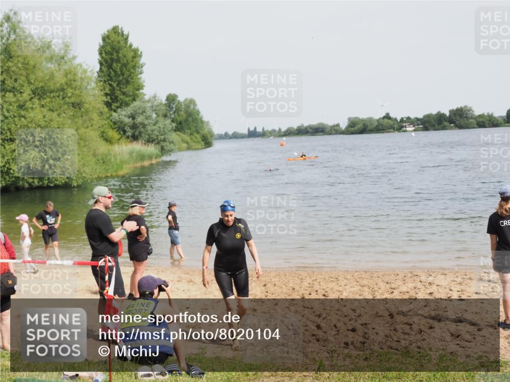 21.06.2025 - 27. Vierlanden-Triathlon MichiJ http://msf.ph/oto/8020104 15.06.2026 10:20:31 Schwimmen 619 meine-sportfotos.de