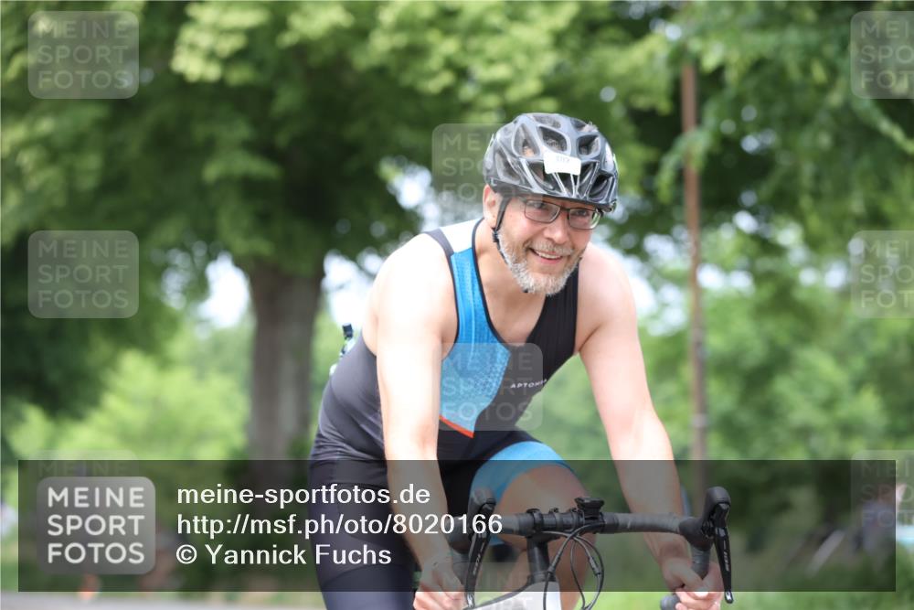 15.06.2025 - 7 Türme Triathlon Yannick Fuchs http://msf.ph/oto/8020166 15.06.2025 13:32:18 Radfahren  meine-sportfotos.de
