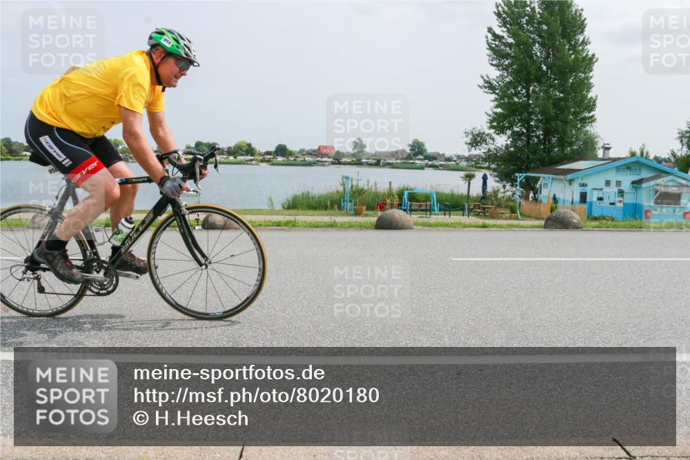 21.06.2025 - 27. Vierlanden-Triathlon H.Heesch http://msf.ph/oto/8020180 15.06.2025 12:04:03 Radfahren 735, 764, 775, 798, 858, 956 meine-sportfotos.de