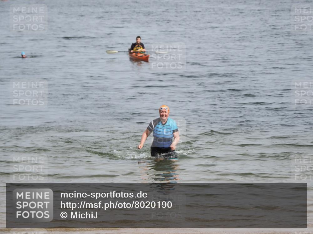 21.06.2025 - 27. Vierlanden-Triathlon MichiJ http://msf.ph/oto/8020190 15.06.2026 10:21:52 Schwimmen 538 meine-sportfotos.de