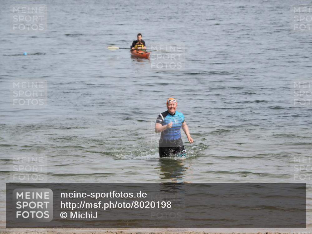 21.06.2025 - 27. Vierlanden-Triathlon MichiJ http://msf.ph/oto/8020198 15.06.2026 10:21:52 Schwimmen 538 meine-sportfotos.de