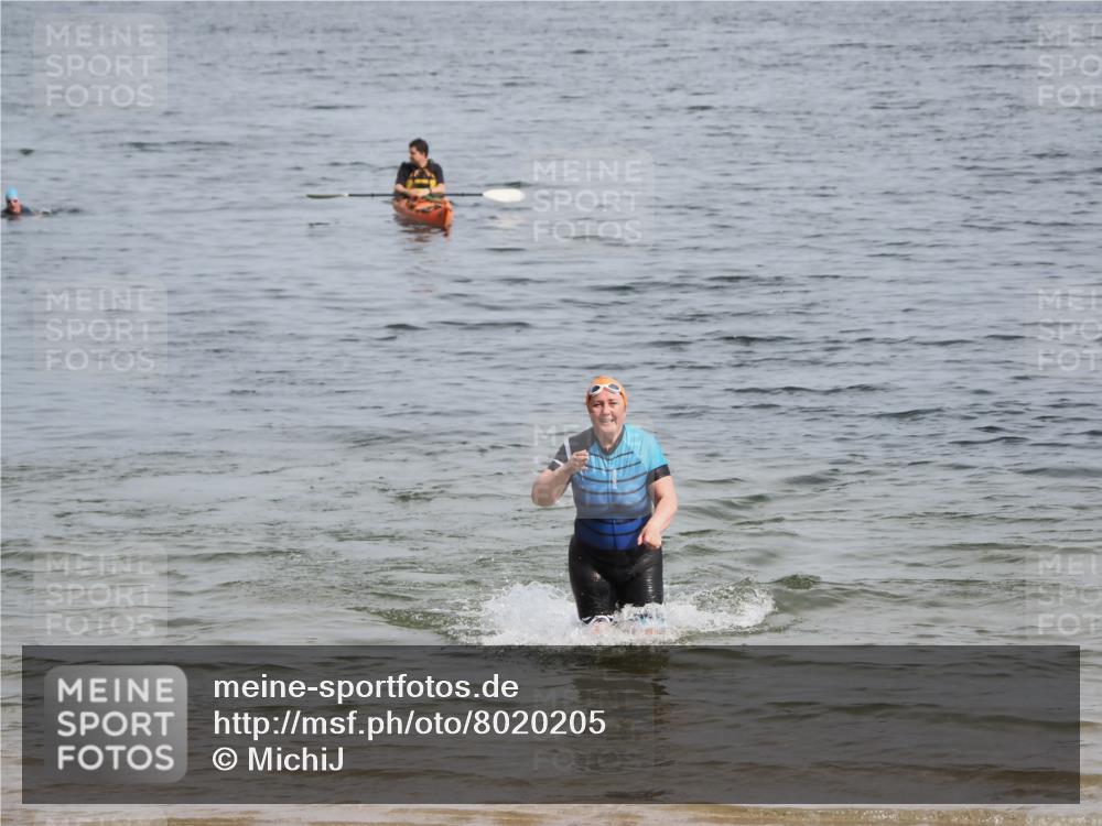 21.06.2025 - 27. Vierlanden-Triathlon MichiJ http://msf.ph/oto/8020205 15.06.2026 10:21:54 Schwimmen 538 meine-sportfotos.de