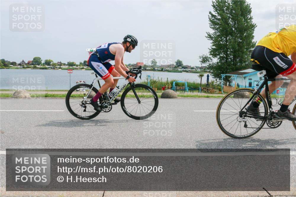 21.06.2025 - 27. Vierlanden-Triathlon H.Heesch http://msf.ph/oto/8020206 15.06.2025 12:04:04 Radfahren 653, 735, 764, 775, 798, 858, 956 meine-sportfotos.de