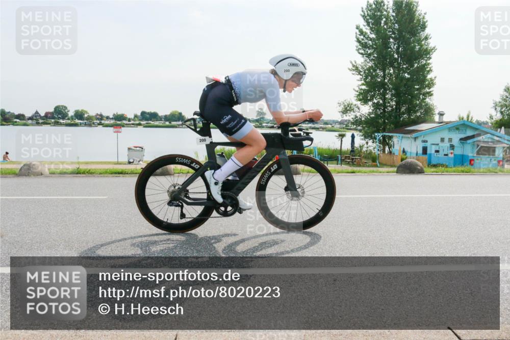 15.06.2025 - 27. Vierlanden-Triathlon H.Heesch http://msf.ph/oto/8020223 15.06.2025 09:44:23 Radfahren 113, 200 meine-sportfotos.de