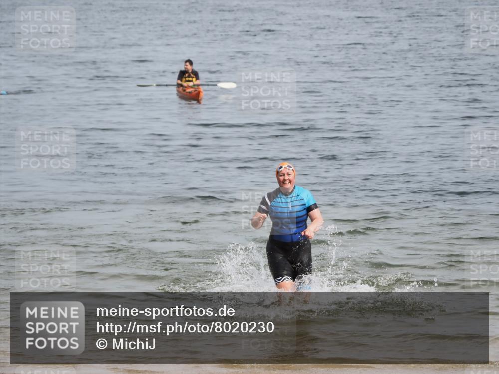 21.06.2025 - 27. Vierlanden-Triathlon MichiJ http://msf.ph/oto/8020230 15.06.2026 10:21:54 Schwimmen 538 meine-sportfotos.de