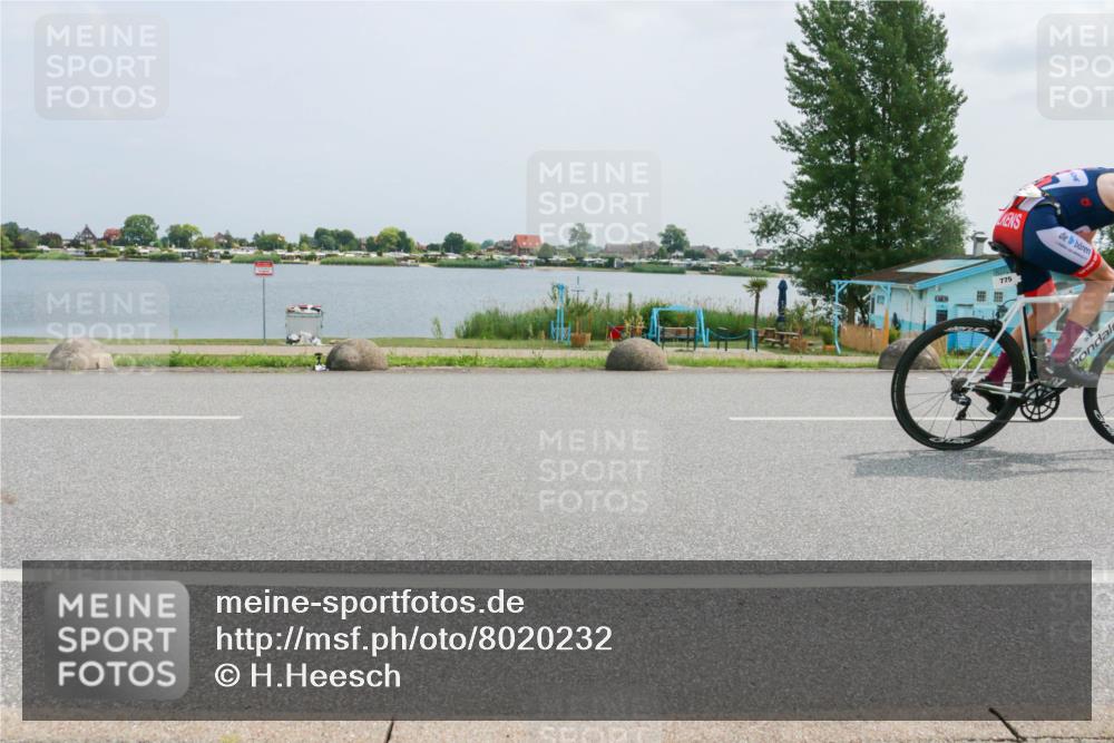 21.06.2025 - 27. Vierlanden-Triathlon H.Heesch http://msf.ph/oto/8020232 15.06.2025 12:04:04 Radfahren 653, 735, 764, 775, 798, 858, 956 meine-sportfotos.de