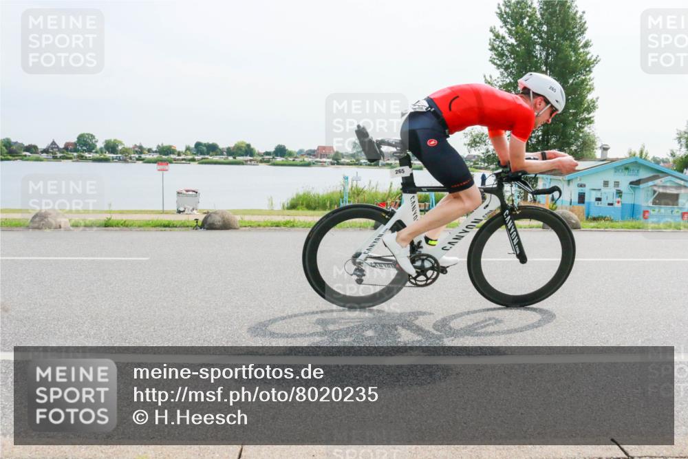 15.06.2025 - 27. Vierlanden-Triathlon H.Heesch http://msf.ph/oto/8020235 15.06.2025 10:25:56 Radfahren 20, 265, 477, 582, 604, 621, 626 meine-sportfotos.de