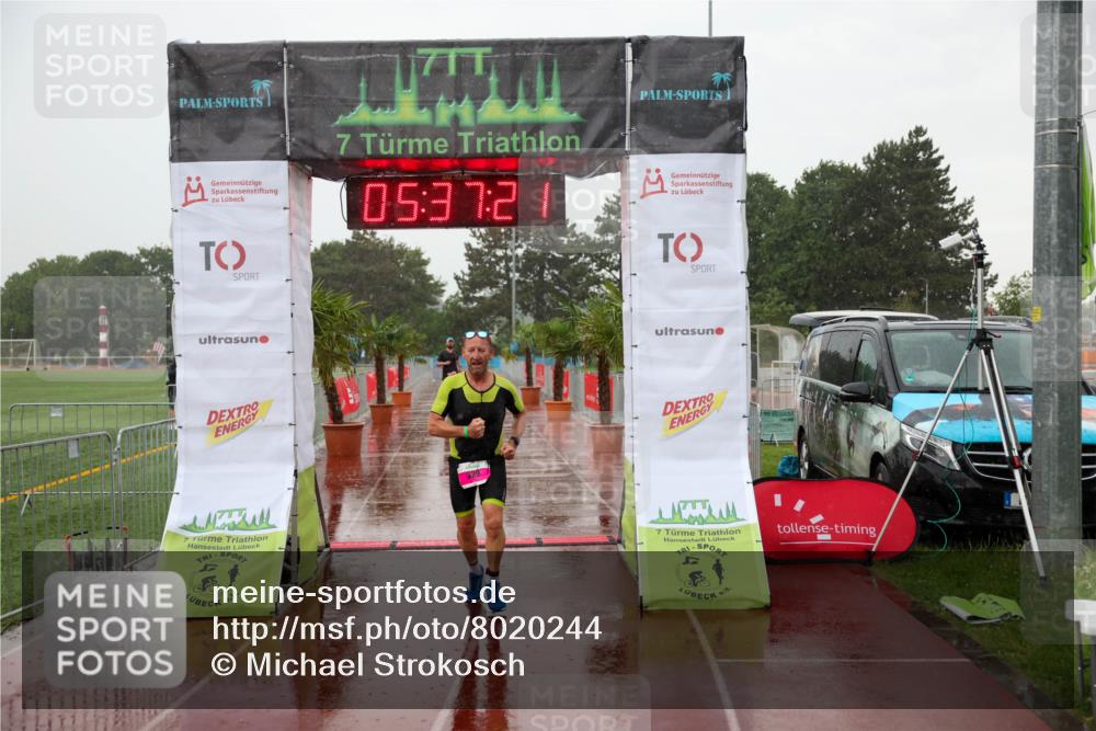 15.06.2025 - 7 Türme Triathlon Michael Strokosch http://msf.ph/oto/8020244 15.06.2025 15:37:21 Ziel  meine-sportfotos.de