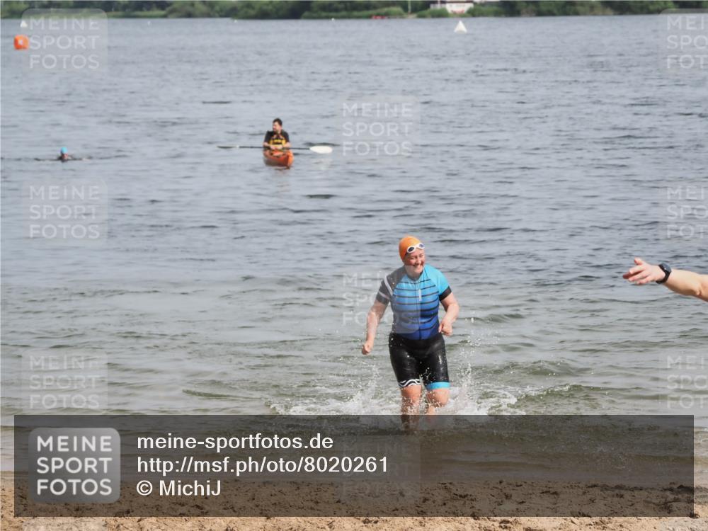 21.06.2025 - 27. Vierlanden-Triathlon MichiJ http://msf.ph/oto/8020261 15.06.2026 10:21:55 Schwimmen 538 meine-sportfotos.de