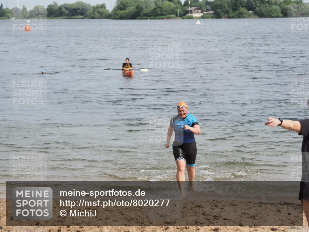 21.06.2025 - 27. Vierlanden-Triathlon MichiJ http://msf.ph/oto/8020277 15.06.2026 10:21:56 Schwimmen 538 meine-sportfotos.de