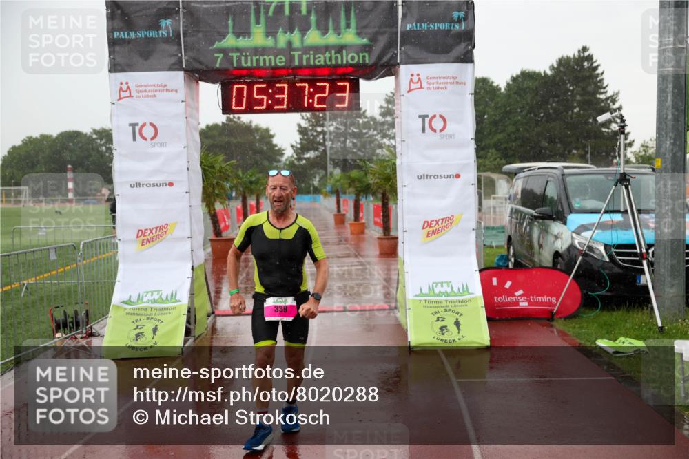 15.06.2025 - 7 Türme Triathlon Michael Strokosch http://msf.ph/oto/8020288 15.06.2025 15:37:22 Ziel  meine-sportfotos.de