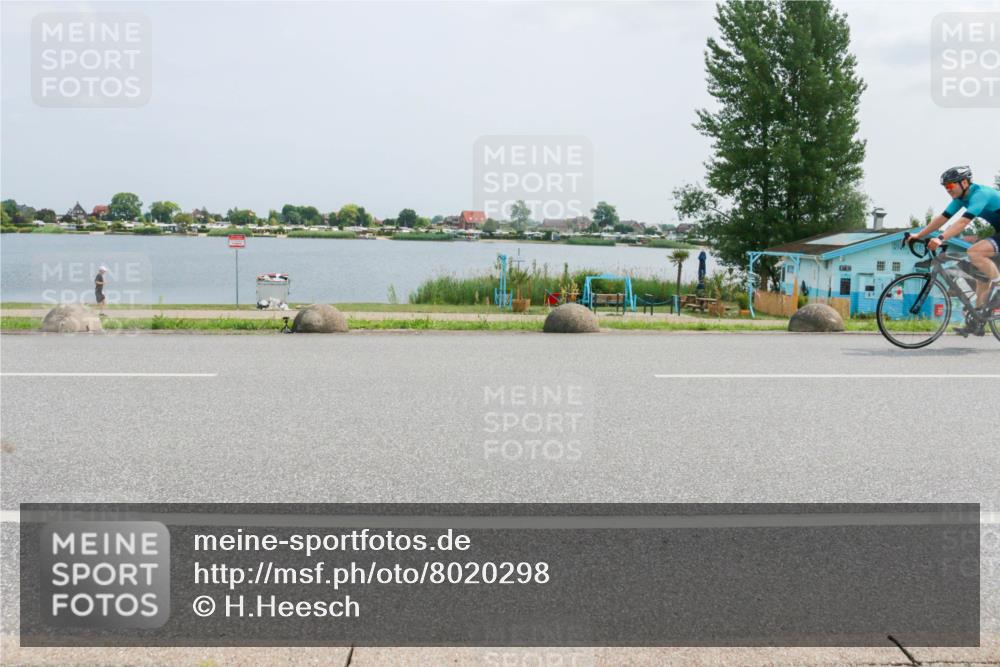21.06.2025 - 27. Vierlanden-Triathlon H.Heesch http://msf.ph/oto/8020298 15.06.2025 12:04:05 Radfahren 653, 735, 764, 775, 858, 956 meine-sportfotos.de