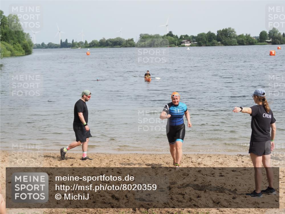 21.06.2025 - 27. Vierlanden-Triathlon MichiJ http://msf.ph/oto/8020359 15.06.2026 10:21:58 Schwimmen 538 meine-sportfotos.de