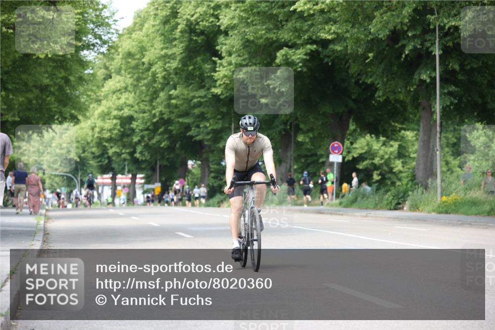 15.06.2025 - 7 Türme Triathlon Yannick Fuchs http://msf.ph/oto/8020360 15.06.2025 13:32:44 Radfahren 398, 585, 644, 1066 meine-sportfotos.de
