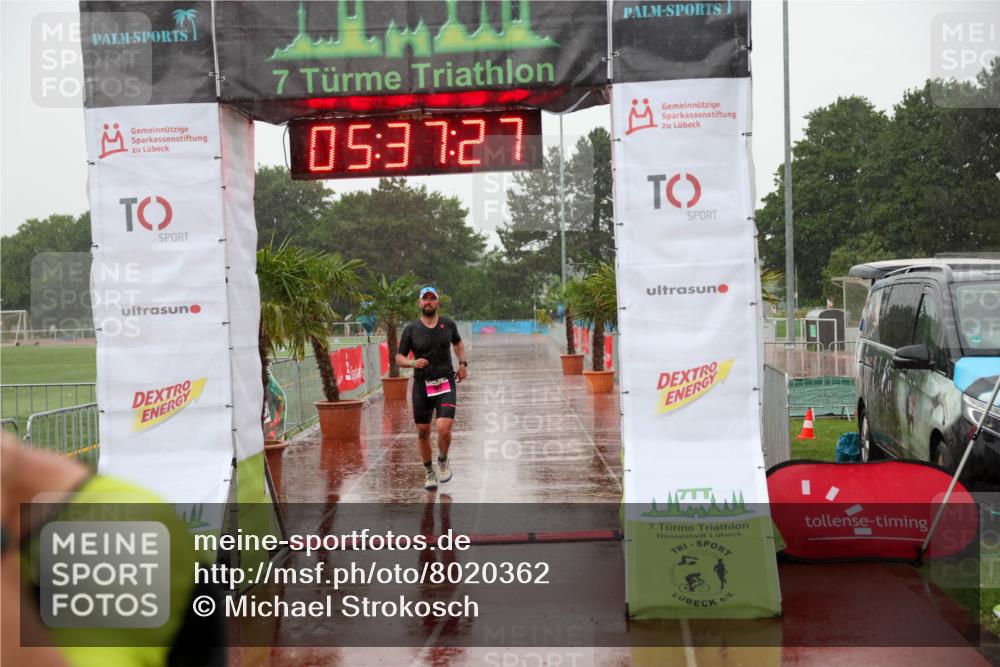 15.06.2025 - 7 Türme Triathlon Michael Strokosch http://msf.ph/oto/8020362 15.06.2025 15:37:27 Ziel 262 meine-sportfotos.de