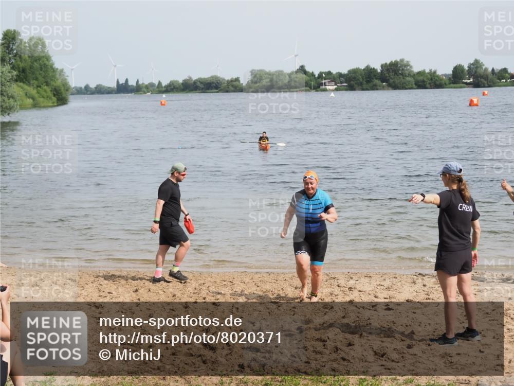 21.06.2025 - 27. Vierlanden-Triathlon MichiJ http://msf.ph/oto/8020371 15.06.2026 10:21:58 Schwimmen 538 meine-sportfotos.de