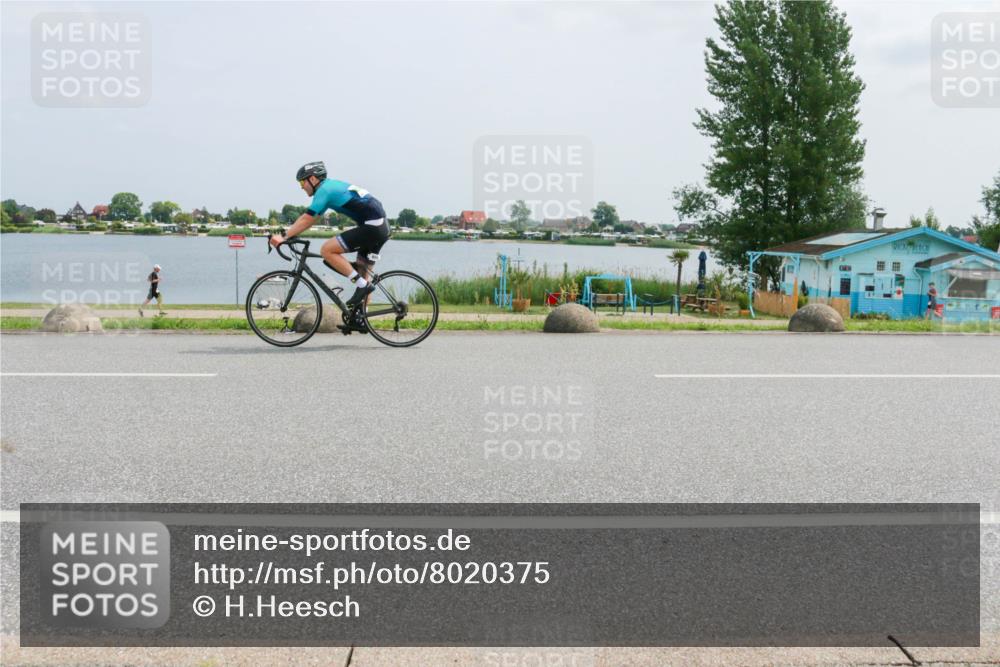 21.06.2025 - 27. Vierlanden-Triathlon H.Heesch http://msf.ph/oto/8020375 15.06.2025 12:04:06 Radfahren 653, 735, 764, 775, 858, 956 meine-sportfotos.de