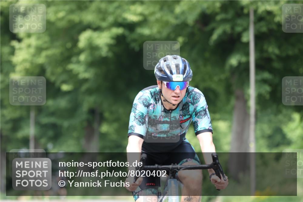 15.06.2025 - 7 Türme Triathlon Yannick Fuchs http://msf.ph/oto/8020402 15.06.2025 13:32:50 Radfahren 398, 1069, 1102 meine-sportfotos.de