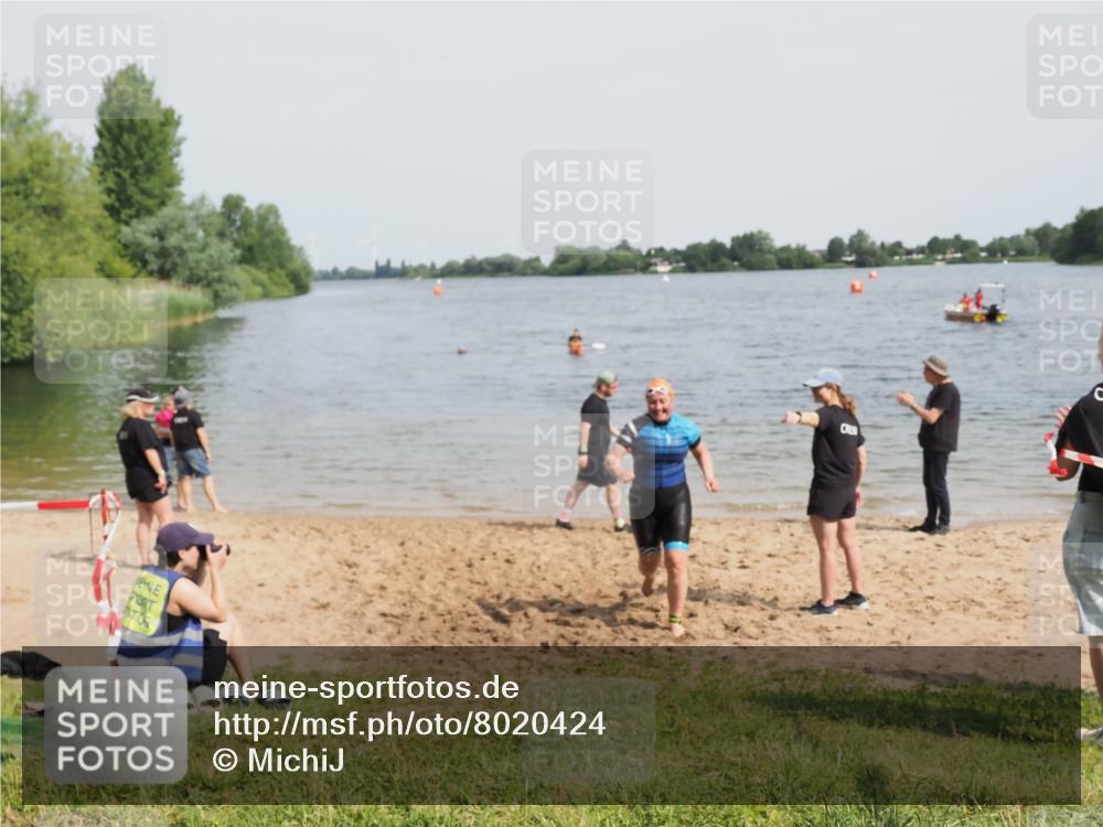 21.06.2025 - 27. Vierlanden-Triathlon MichiJ http://msf.ph/oto/8020424 15.06.2026 10:21:59 Schwimmen 538 meine-sportfotos.de