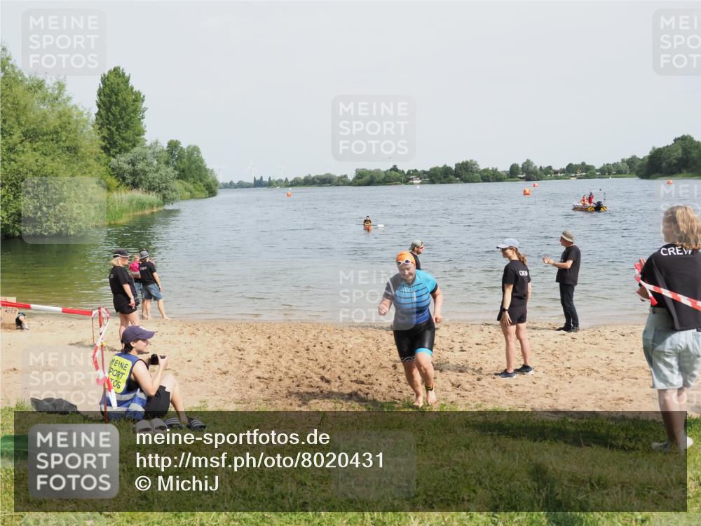 21.06.2025 - 27. Vierlanden-Triathlon MichiJ http://msf.ph/oto/8020431 15.06.2026 10:22:00 Schwimmen 538 meine-sportfotos.de