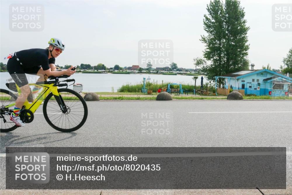 15.06.2025 - 27. Vierlanden-Triathlon H.Heesch http://msf.ph/oto/8020435 15.06.2025 09:46:46 Radfahren 149, 222 meine-sportfotos.de