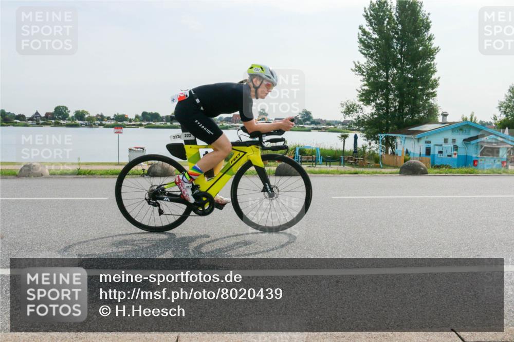 15.06.2025 - 27. Vierlanden-Triathlon H.Heesch http://msf.ph/oto/8020439 15.06.2025 09:46:46 Radfahren 149, 222 meine-sportfotos.de