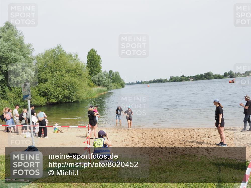 21.06.2025 - 27. Vierlanden-Triathlon MichiJ http://msf.ph/oto/8020452 15.06.2026 10:23:10 Schwimmen 531 meine-sportfotos.de