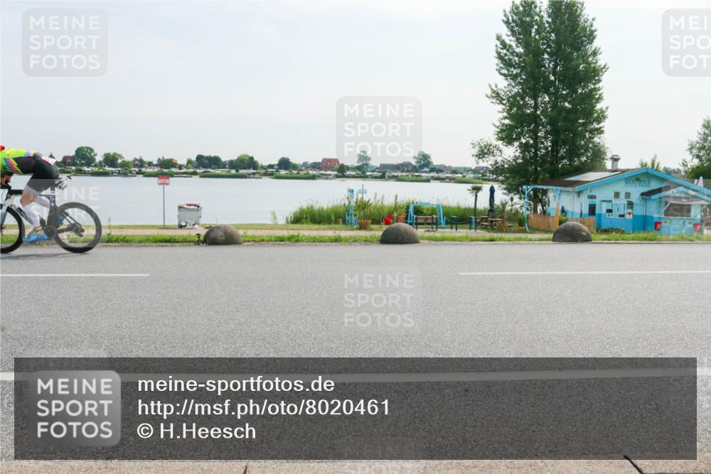 15.06.2025 - 27. Vierlanden-Triathlon H.Heesch http://msf.ph/oto/8020461 15.06.2025 09:46:53 Radfahren 36, 82, 126, 149 meine-sportfotos.de