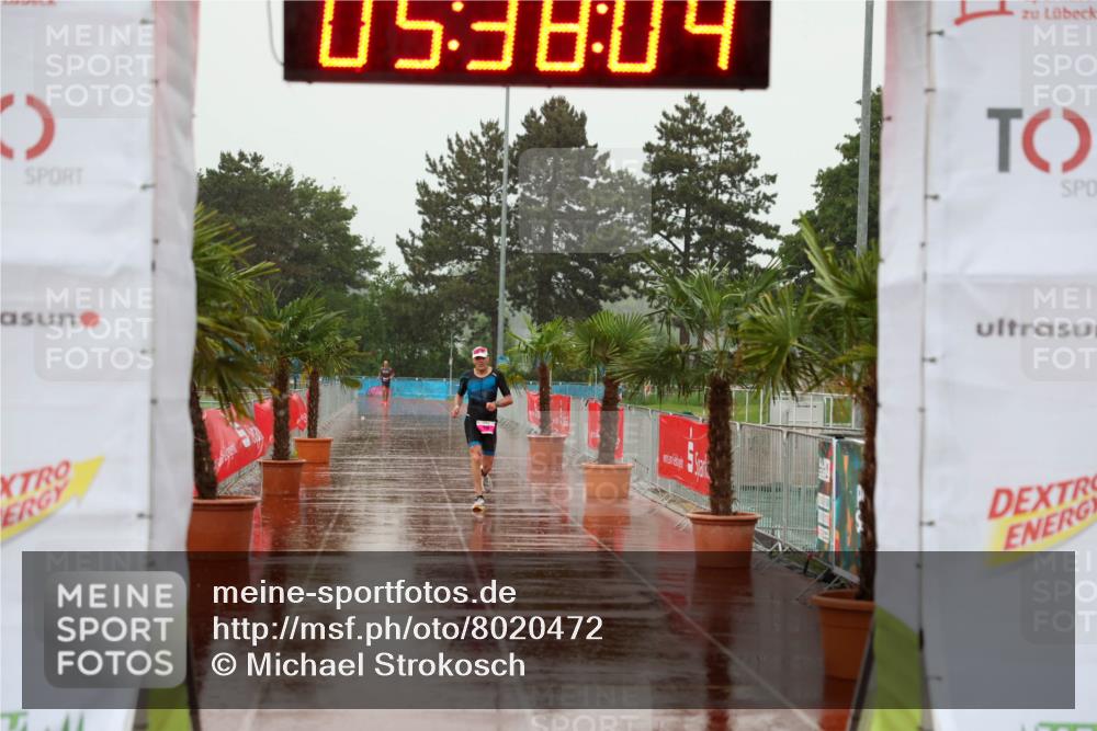 15.06.2025 - 7 Türme Triathlon Michael Strokosch http://msf.ph/oto/8020472 15.06.2025 15:38:04 Ziel  meine-sportfotos.de