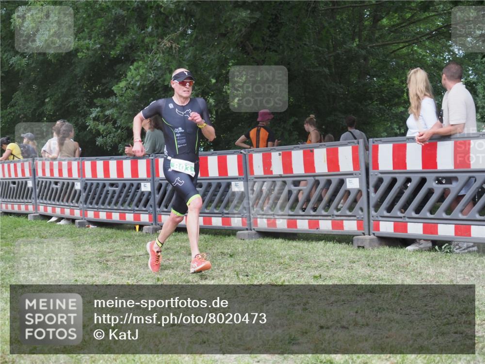 21.06.2025 - 27. Vierlanden-Triathlon KatJ http://msf.ph/oto/8020473 15.06.2025 13:20:12 Ziel 741, 803, 840 meine-sportfotos.de