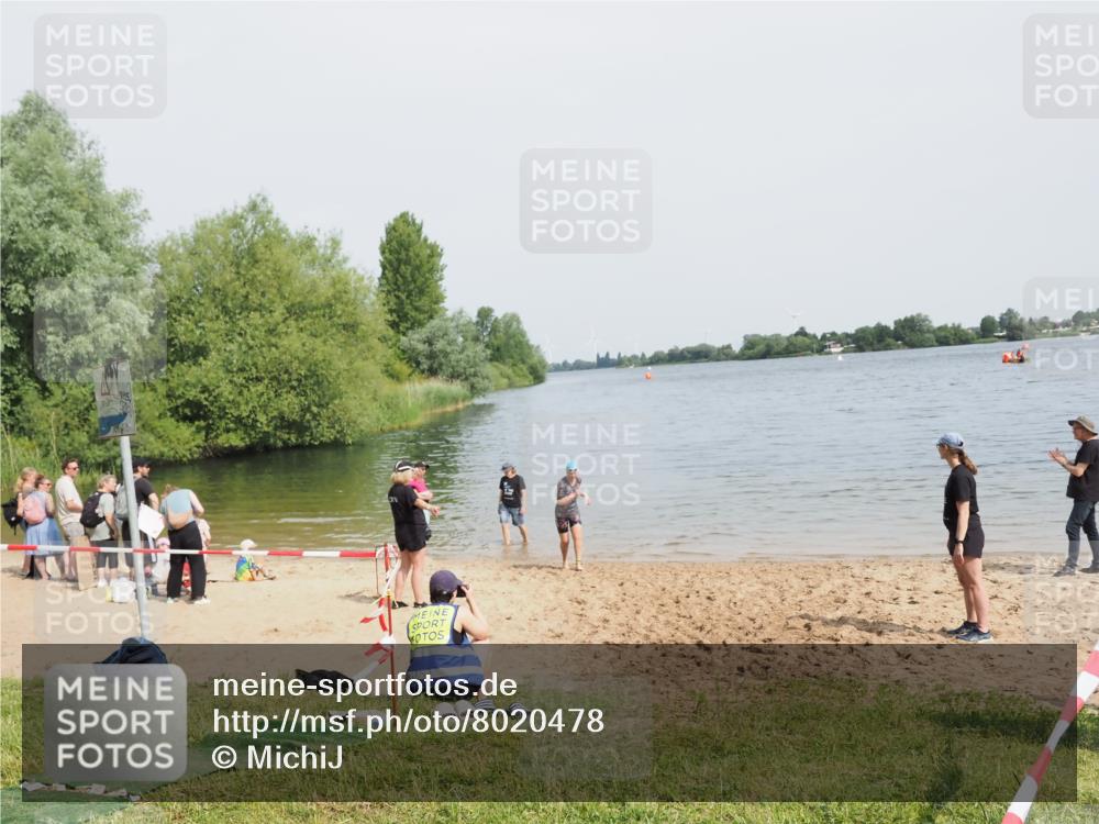 21.06.2025 - 27. Vierlanden-Triathlon MichiJ http://msf.ph/oto/8020478 15.06.2026 10:23:11 Schwimmen 531 meine-sportfotos.de