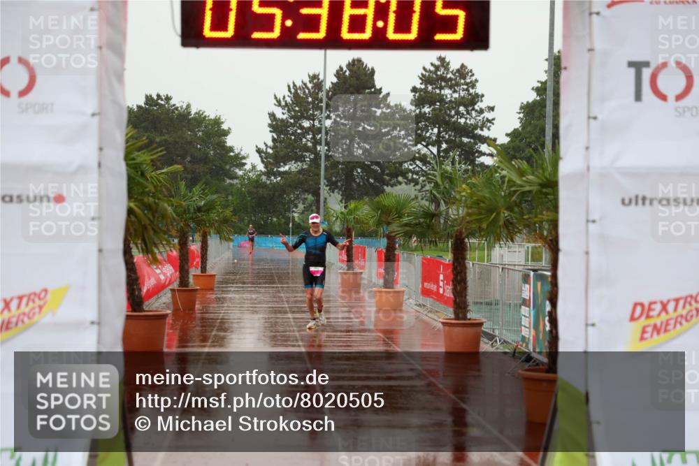 15.06.2025 - 7 Türme Triathlon Michael Strokosch http://msf.ph/oto/8020505 15.06.2025 15:38:05 Ziel 218 meine-sportfotos.de