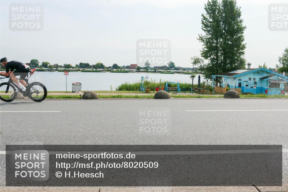 15.06.2025 - 27. Vierlanden-Triathlon H.Heesch http://msf.ph/oto/8020509 15.06.2025 09:47:27 Radfahren 83, 248 meine-sportfotos.de