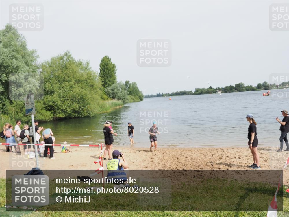 21.06.2025 - 27. Vierlanden-Triathlon MichiJ http://msf.ph/oto/8020528 15.06.2026 10:23:11 Schwimmen 531 meine-sportfotos.de