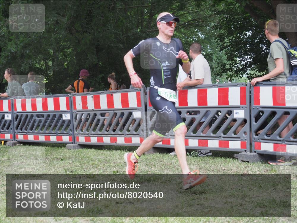 21.06.2025 - 27. Vierlanden-Triathlon KatJ http://msf.ph/oto/8020540 15.06.2025 13:20:13 Ziel 741, 803, 840 meine-sportfotos.de