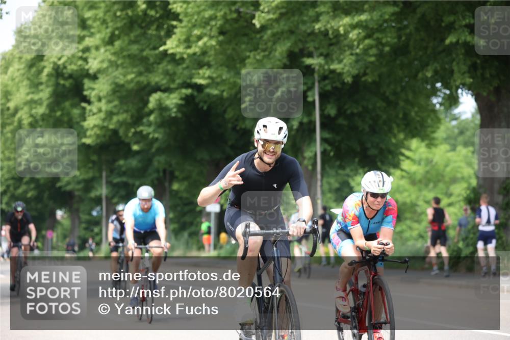 15.06.2025 - 7 Türme Triathlon Yannick Fuchs http://msf.ph/oto/8020564 15.06.2025 13:32:57 Radfahren 361, 598, 717, 1069, 1102, 1187 meine-sportfotos.de