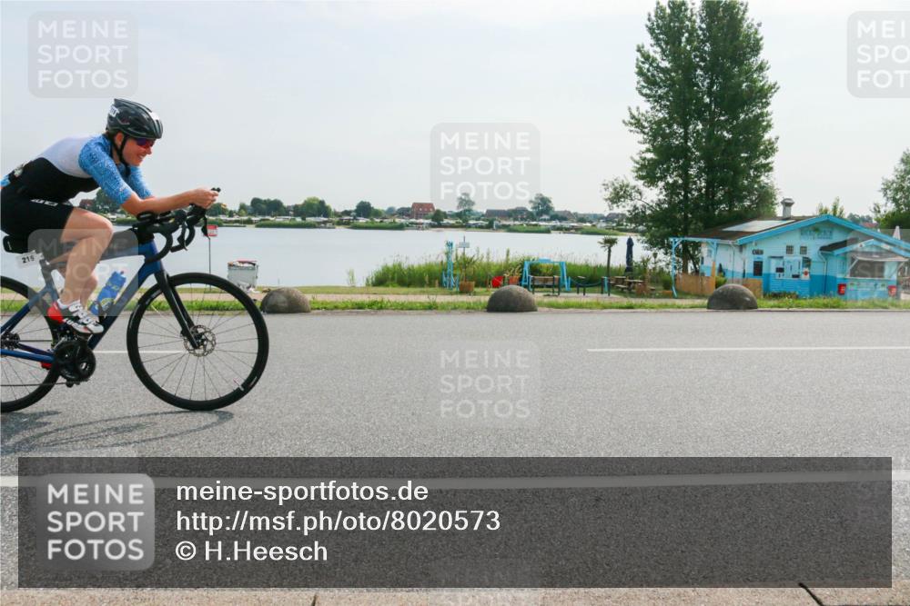 15.06.2025 - 27. Vierlanden-Triathlon H.Heesch http://msf.ph/oto/8020573 15.06.2025 09:48:05 Radfahren 219 meine-sportfotos.de