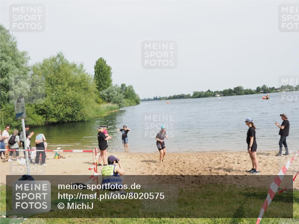 21.06.2025 - 27. Vierlanden-Triathlon MichiJ http://msf.ph/oto/8020575 15.06.2026 10:23:13 Schwimmen 531 meine-sportfotos.de