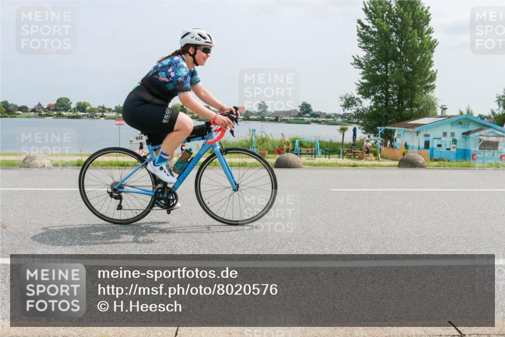 21.06.2025 - 27. Vierlanden-Triathlon H.Heesch http://msf.ph/oto/8020576 15.06.2025 12:04:16 Radfahren 19, 880, 932 meine-sportfotos.de