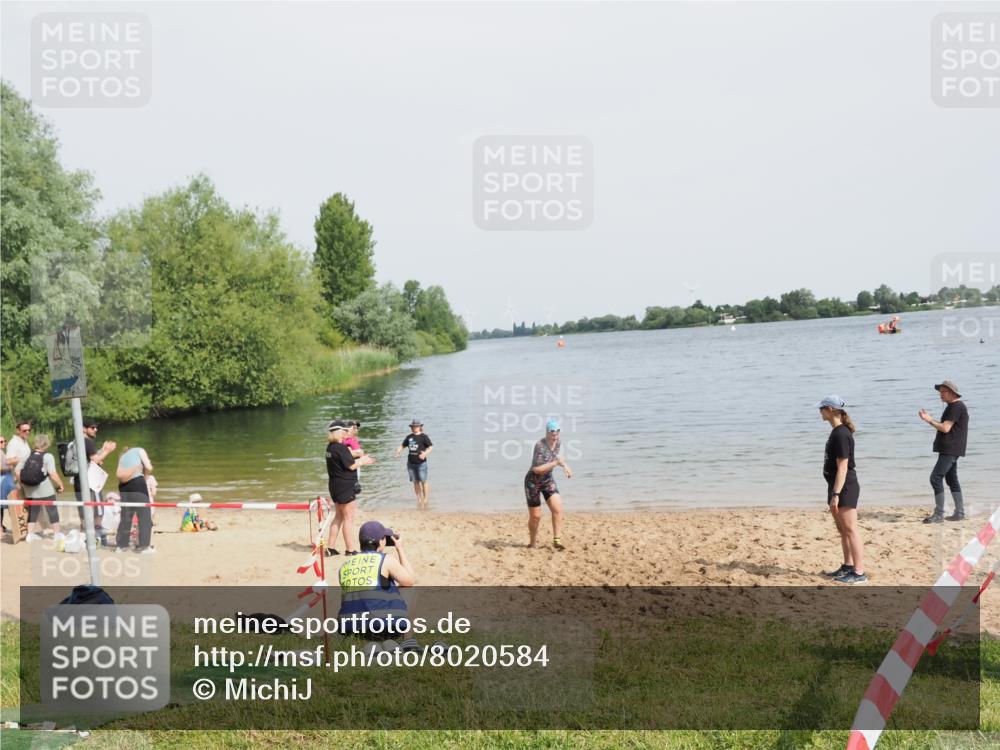 21.06.2025 - 27. Vierlanden-Triathlon MichiJ http://msf.ph/oto/8020584 15.06.2026 10:23:13 Schwimmen 531 meine-sportfotos.de