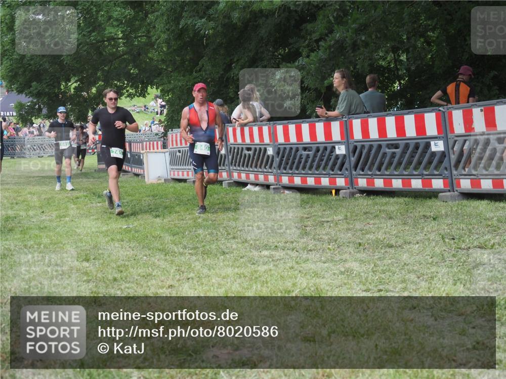 21.06.2025 - 27. Vierlanden-Triathlon KatJ http://msf.ph/oto/8020586 15.06.2025 13:20:20 Ziel 641, 678, 688, 709, 741, 840 meine-sportfotos.de