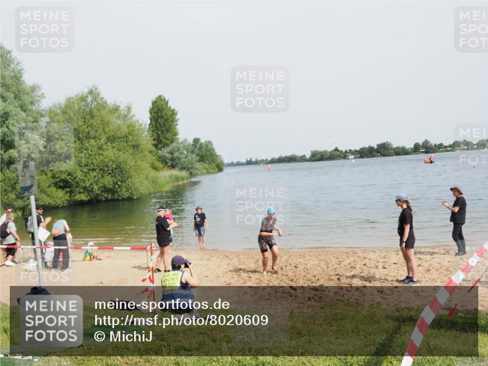 21.06.2025 - 27. Vierlanden-Triathlon MichiJ http://msf.ph/oto/8020609 15.06.2026 10:23:14 Schwimmen 531 meine-sportfotos.de