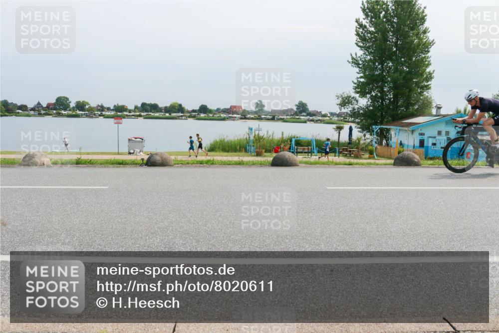 15.06.2025 - 27. Vierlanden-Triathlon H.Heesch http://msf.ph/oto/8020611 15.06.2025 11:16:27 Radfahren 45, 603, 717, 794, 805 meine-sportfotos.de
